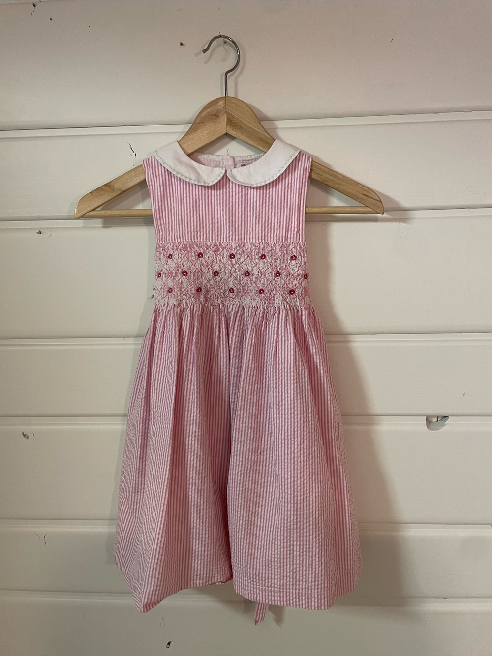 Configure by Trotters Girls Pink Smocked Seersucker Peter Pan Collar Dress